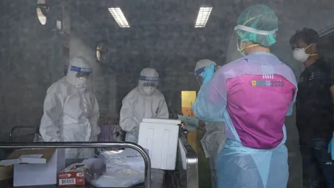 โดนล่ามโซ่ในบ้านคนชรา บุกทลาย 2 ศูนย์เถื่อน ทรุดโทรมอยู่กับขยะ (คลิป)