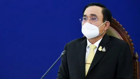 จับตาวันนี้ นายกฯ ถก ศบค.ชุดใหญ่ ผ่อนคลายมาตรการ ห่วงคลัสเตอร์เที่ยวกลางคืน