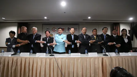 คาด 4 พรรคเล็กร่วมงาน “ธรรมนัส” แต่อีก 5 พรรค ขออยู่หนุน “พล.อ.ประยุทธ์”