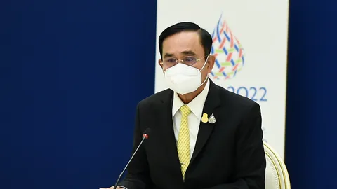 “บิ๊กตู่” เปิดเพลง “อ้อม สุนิสา” ฟังจากมือถือท้ายวงประชุม ศบศ. ลั่น “ผมไม่ยอมแพ้”