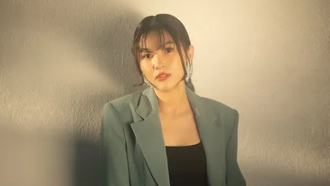 ไอซ์ ธมลวรรณ ปล่อยซิงเกิลใหม่ ดึง พีท น้องชาย ตู่ ประเดิมการแสดง