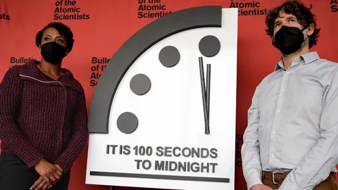 "นาฬิกาวันสิ้นโลก" ยังถูกปรับไว้อยู่ที่ 100 วินาทีก่อนถึงหายนะ