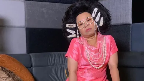 ตุ๊กกี้ สุดารัตน์ เผยความลับในอดีต เกือบตบกับเพื่อนสนิทแย่งนักร้องดัง 