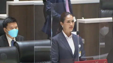 "น้ำหอม" กล่าวปฏิญาณตนต่อสภา เข้ารับทำหน้าที่ ส.ส.สงขลา วันนี้วันแรก