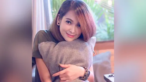 แมงปอ ชลธิชา ฝากถึงคนช่างพูด หลังถูกมองใช้ชีวิตไม่สมศักดิ์ศรีนักร้องดัง 