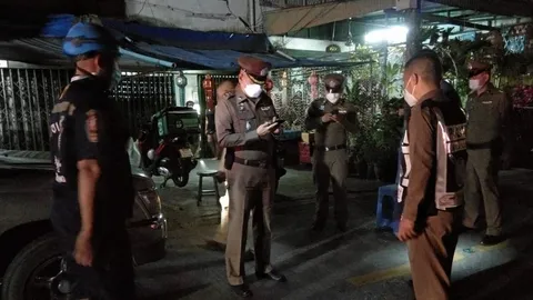 หนุ่มปืนโหด ถล่มดับคู่แค้น โดนด่า-ตบหัว ในงานวันเกิด