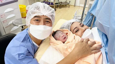 เตย กัญญกร คลอดลูกสาวคนแรก ตั้งชื่อ น้องซินเซีย เพื่อนดาราร่วมยินดี