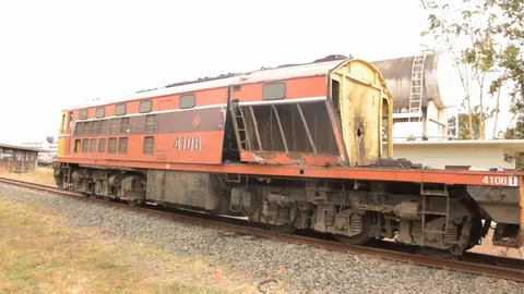 เร่งสอบอุบัติเหตุรถไฟชนรถพ่วงที่อุดรฯ ตาย 2 ศพ ลากหัวรถจักรซ่อมที่โคราช