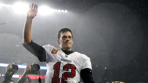 ลาก่อน NFL "ทอม เบรดี" แชมป์ซุปเปอร์โบว์ล 7 สมัย ประกาศเลิกเล่นอย่างเป็นทางการ