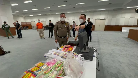 บช.ก. บุกทลายแหล่งผลิตไส้กรอกมรณะ ชลบุรี ยึด 32 รายการ กว่า 7 แสนบาท