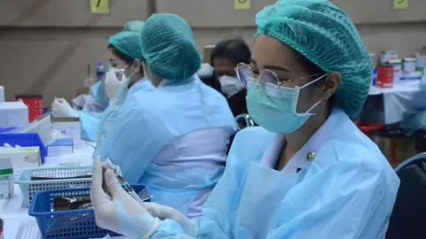 โคราชโควิดเพิ่ม 209 ราย จับตาคลัสเตอร์ เตรียมน้อมฯ ติดรวม 30 รอดูอีก 300