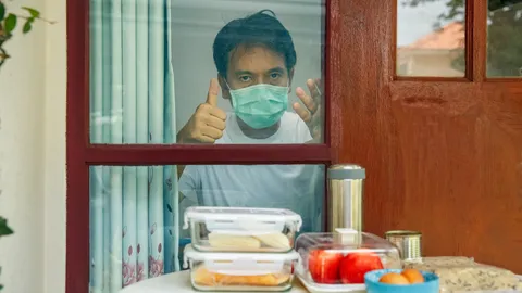 แนะวิธีสังเกตอาการ-ตรวจ ATK หากเข้าข่ายสัมผัสเสี่ยงสูงโควิด-19 