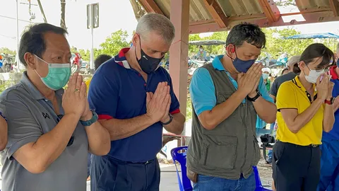 ไหว้ขอโทษ