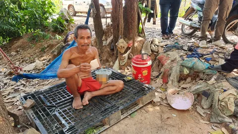 ผัวเมียกินบะหมี่ใส่ "สารกันชื้น" คิดว่าเครื่องปรุง ปวดท้องหามส่งรพ.