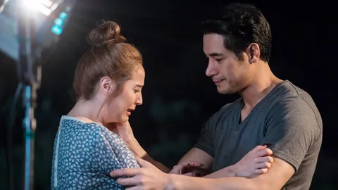 “ขวัญ” ใจสลาย ปล่อยโฮ สูญเสียคนรัก “โอม” อาสาปลอบใจ ใน “เกมรักเกมพยาบาท”