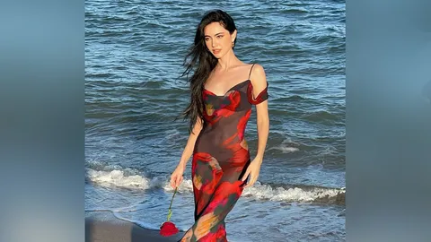 ใหม่ ดาวิกา ต้อนรับเดือนแห่งรัก ใส่ชุดเดรสซีทรูเห็นทะลุถึงบิกินีดำ (คลิป)