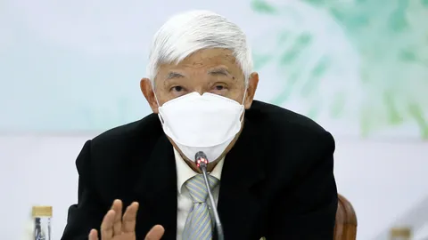 หมอยง เผย แอสตราฯ เข็ม 3 ภูมิขึ้นไม่มาก แต่ดีกว่า 2 เข็ม แนะฉีด mRNA