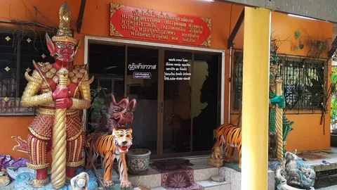 ตรวจฉี่ทั้งวัดบางหญ้าแพรก สอบบัญชี ทรัพย์สินวัด หลังจับพระมั่วสีกา