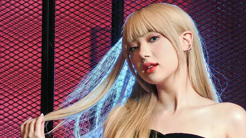 นักร้องมากความสามารถ "พลอยชมพู" สวยโสดรับวาเลนไทน์