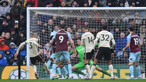 ลิเวอร์พูล ไม่พลาด บุกเฉือน เบิร์นลีย์ 1-0 ตามแมนฯ ซิตี้ 9 แต้ม ศึกพรีเมียร์ลีก