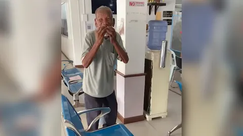 เอ็นดู "คุณตา" ปวดฟันแต่กลัวตาย รีบมาแจ้งความก่อนไปหาหมอ (คลิป)