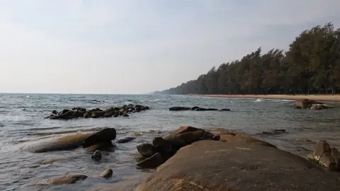 พบค่าสาร TPH หาดแม่รำพึงสูงกว่ามาตรฐาน ขณะที่เจอก้อนน้ำมันผงสีดำบนชายหาด