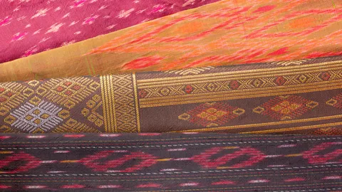 ผลิตผ้ามัดหมี่ทอลวดลายไม่ซ้ำกันทั้งผืน  อัปเกรดสินค้าพรีเมียมส่งออกตลาดโลก