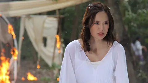 แยม เลือดขึ้นหน้า เผยตัวตนที่แท้จริงกลางงานแต่ง ใน "เพชฌฆาตจันทร์เจ้า"