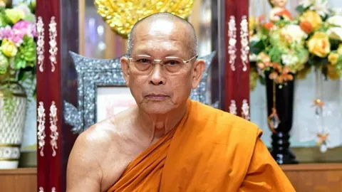 ตั้ง 50 เจ้าอาวาสพระอารามหลวงทั่วประเทศ พระศรีปริยัติสุธีคุมวัดสร้อยทอง