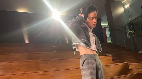 เจมส์ ธีรดนย์ โชว์แฟชั่นเก๋ๆ อวดเอว 24 นิ้ว เพื่อนดาราแห่คอมเมนต์