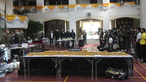 ตร.รวบเยาวชนออเงินลอบขนกัญชา 1 ตัน อีกแก๊งขนไอซ์ 15 กก.และยาเค 3 กก.