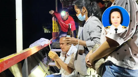 สลดใจ สาวนักวิชาการเทศบาลมาไหว้พระธาตุพนม กอดลูกโดดลงแม่น้ำโขง