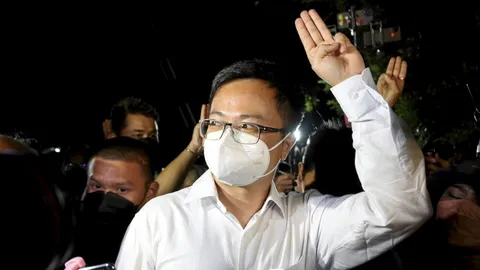 ปล่อยตัวอานนท์ อิสรภาพ 3 เดือน ตั้ง 7 เงื่อนไข