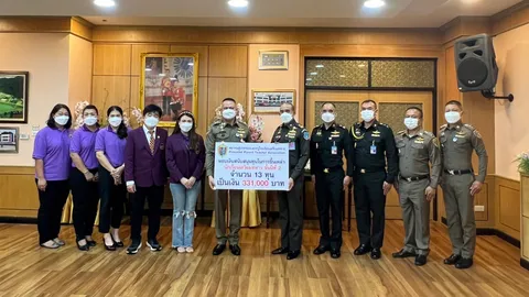 นายก ส.ผู้ปกครองฯ ร.ร.เตรียมทหารมอบทุน นตท.ขึ้นเหล่า