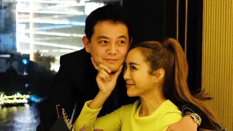 นานๆ มาที วีเจจ๋า เผยภาพสุดหวานดินเนอร์กับสามี ในวันครบรอบแต่งงาน 2 ปี