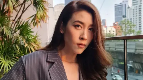 เชียร์ สงสัยการทำงาน ของตำรวจสืบสวน โรเบิร์ต 