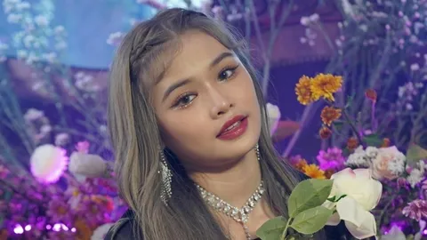 น่ารักใจละลาย “ยีนส์-ปพิชญา” กับซิงเกิลแรก “หมั่นเขี้ยว” ได้ “4MIX” ร่วมงาน