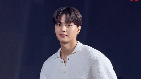 “ซงคัง” จัดเต็มความฟินแฟนมีตติ้งออนไลน์ครั้งแรก!