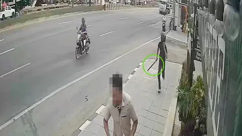 2 หนุ่มอาชีวะ ถูกโจ๋ต่างสถาบันไล่ฟัน-หนีรอดหวิด แม่เห็นคลิปพาแจ้งความ (คลิป)