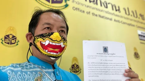 “ศรีสุวรรณ” ร้อง ป.ป.ช.สอบ ส.ส.เพื่อไทยพบ “ทักษิณ” ส่อผิดจริยธรรมร้ายแรง