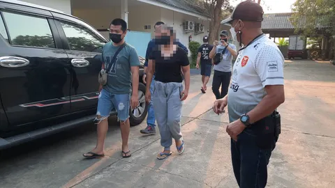 ชุดสืบสวน สภ.ท่ายาง สนธิกำลังจับ สาว 37 ปีผู้ต้องหาคดีพยายามฆ่าแล้วหลบหนี