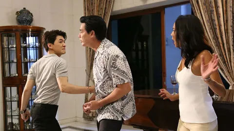 "คริส" สุดเดือดต่อย "วิลลี่" ต้นเหตุทำต้องเลิกคบ "อ้าย" ในซีรีส์ "สงครามดอกไม้"