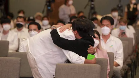 โตโน่กอดเบิร์ดงานแตงโม สะอืนไห้-อาลัย “อํานวย” เตือนอย่าให้ “นักสืบโซเชียล” ชี้นํา (คลิป)