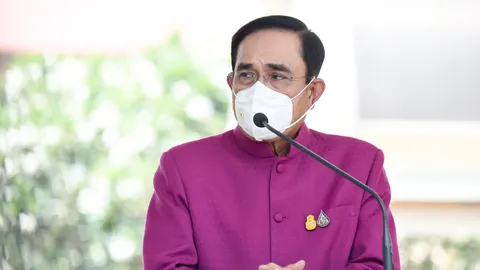 “บิ๊กตู่” ท้าพวกจ้องคิดล้มนายกฯ ชี้เรื่องยุบสภาหลังเอเปคเป็นแค่ความเห็น “บิ๊กป้อม”