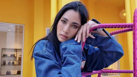 แพง ภิชาภัช เผยโดนผู้กำกับตบหน้า ผู้จัดฯ รู้แต่ไม่ทำอะไร ชาวเน็ตตามสืบแล้ว (คลิป)