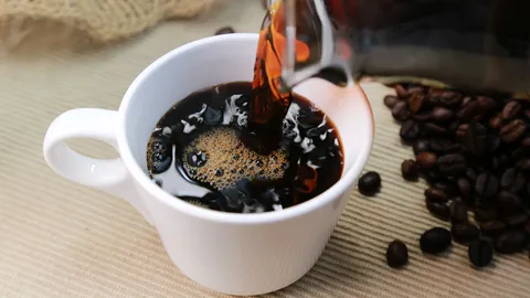 8 ประโยชน์ของ “กาแฟดำ” แคลอรีต่ำ มีวิตามิน ดีต่อสุขภาพ