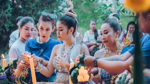 ธัญญ่า-ลาล่า บวงสรวงขอพรจากปู่อือลือ เผยเลขเด็ด 2 ตัว และ 3 ตัว