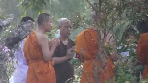 โยคีลับลวงพราง ปอ-โรเบิร์ต นั่งรถหนีนักข่าว ไม่ได้ออกธุดงค์ตามที่แจ้งไว้