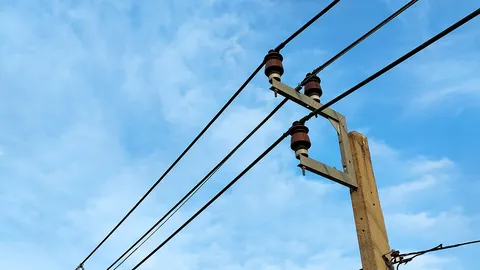 ชาวบ้านชัยภูมิแจ้งเหตุถูกมือดีขโมยไฟโซลาร์เซลล์ถนนหลายไปหลายจุด