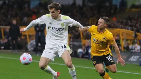 ใบแดงเปลี่ยนเกม "ลีดส์" รัวแซง "วูล์ฟแฮมป์ตัน" 10 คน สุดมัน ศึกพรีเมียร์ลีก